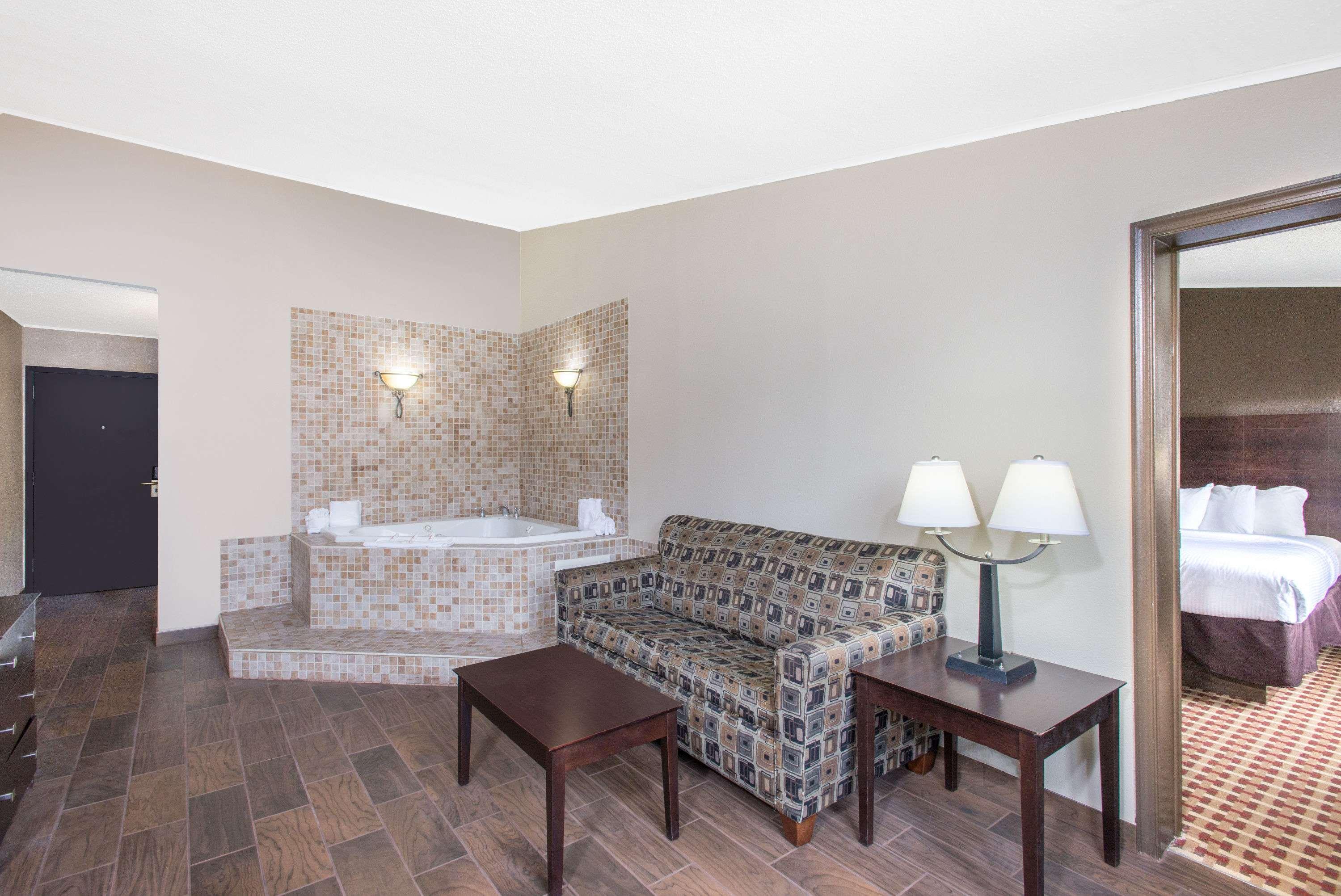 Ramada By Wyndham Allentown Bethlehem Eksteriør bilde